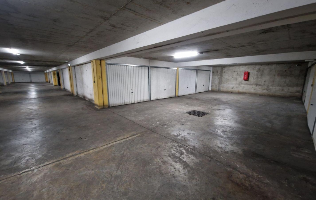 Annonces MAISON RHONE : Garage / Parking | VILLEURBANNE (69100) | 13 m2 | 21 000 € 